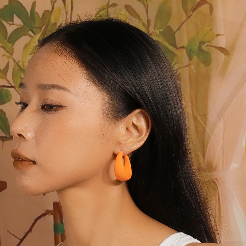 Candy-Farbige C-förmige Creolen im Koreanischen Stil für Frauen und Mädchen, Party- und Festival-Schmuck, Geschenke – Detail 1