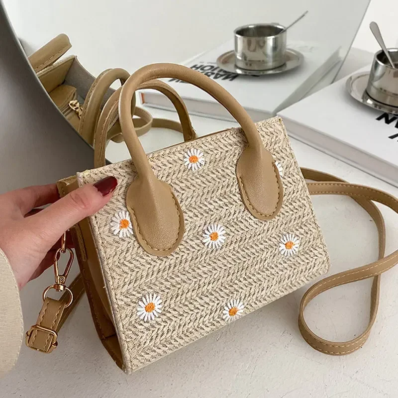 

Casual Straw Woven Bags Ladies Lace Flowers Small Fresh Pack New Women Travel Purses Handbags Shoulder Messenger Bag