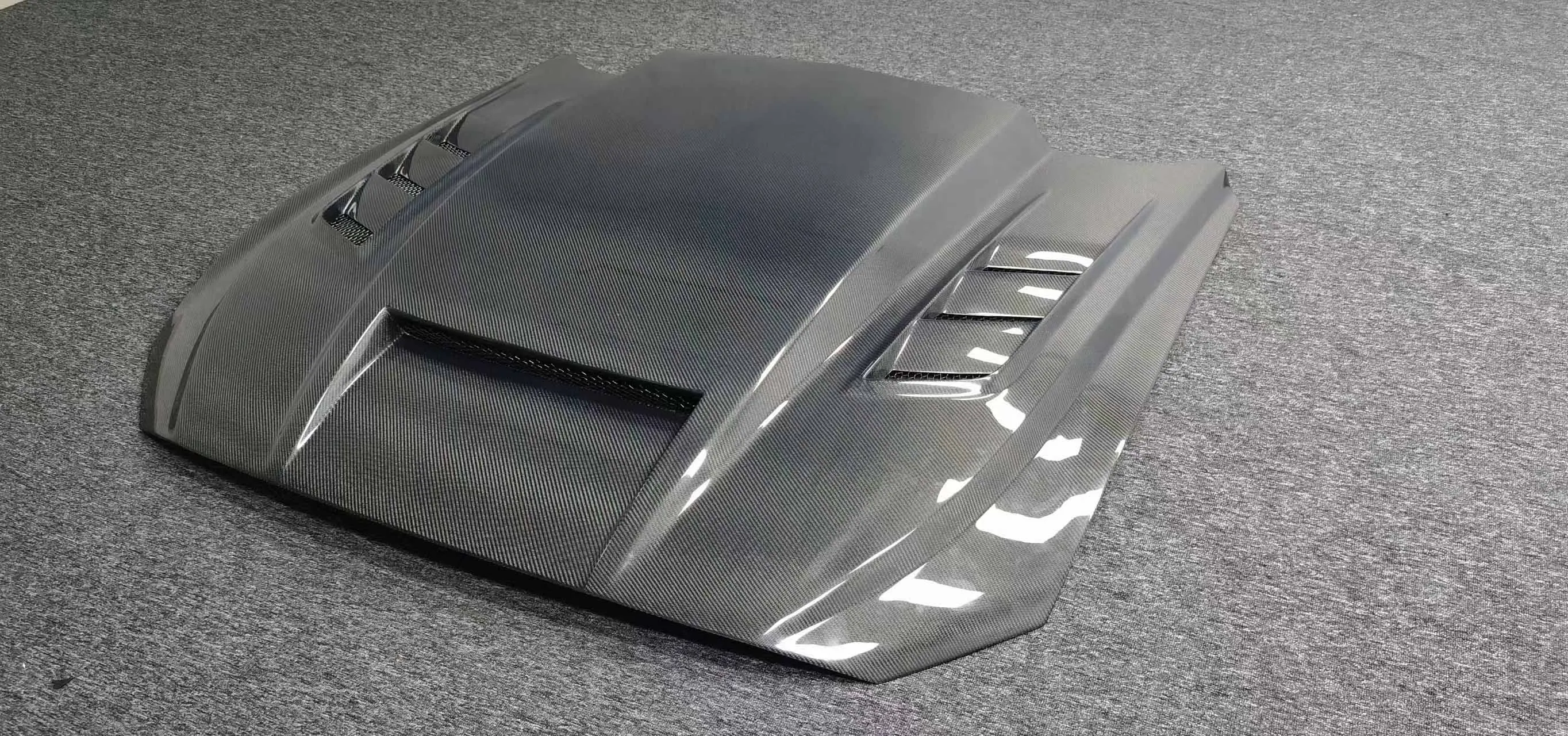 

High Quality TF Carbon Fiber Style Auto Engine Bonnet Hood for Mustang Perfect Fitment 2015-23