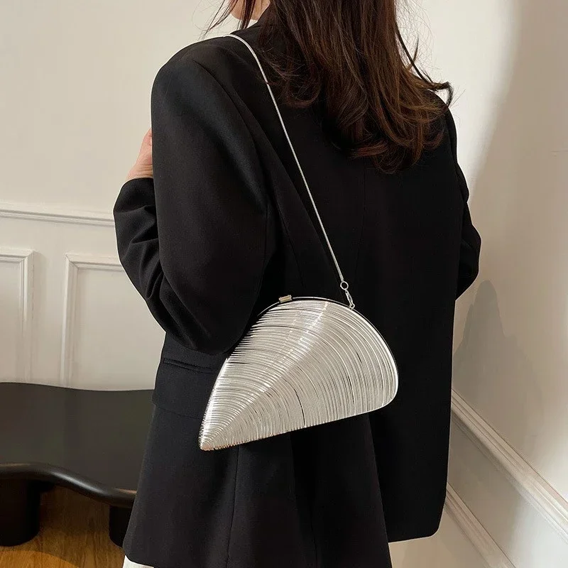 

BluWin Acrylic Conch Shell Crossbody Shoulder Bag,Evening Bag Elegant Clutch Women Compact Chic Sling Bag,Everyday Mussel Purse