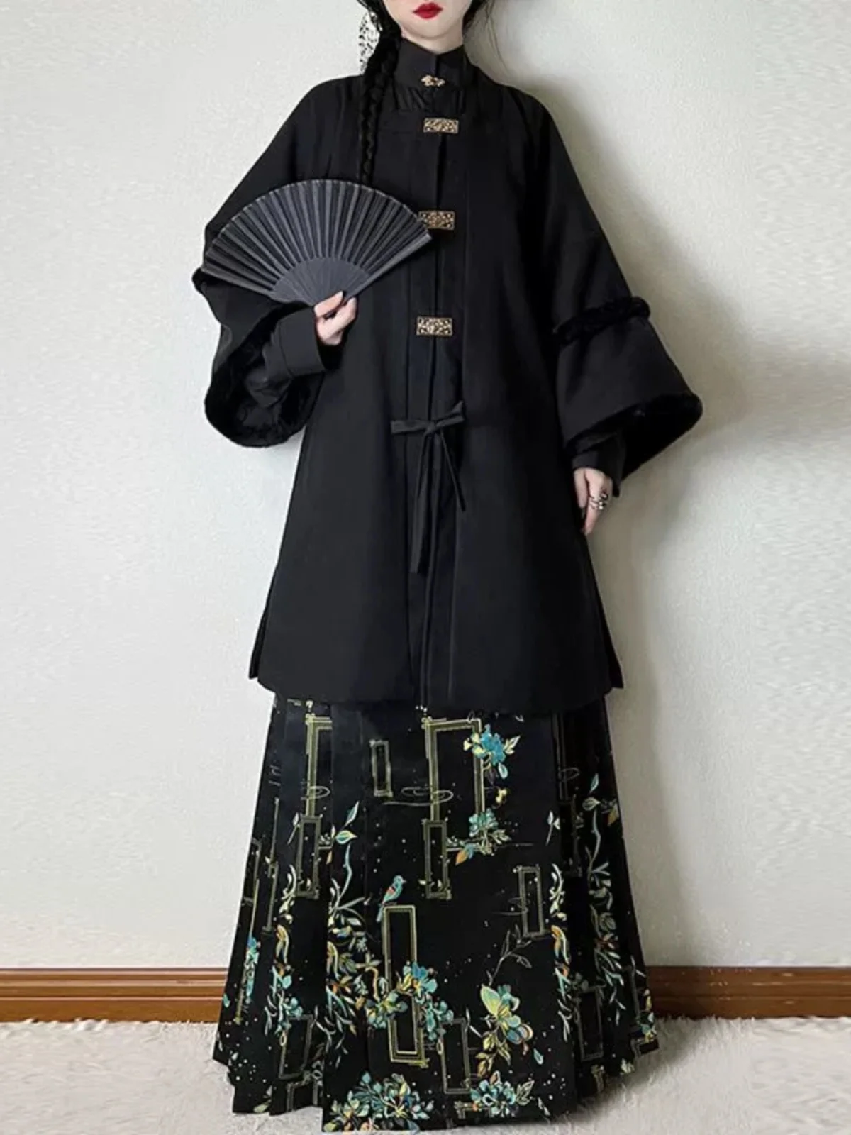 New Chinese bright coat and velvet Hanfu on the front half sleeve horse skirt thickened suit