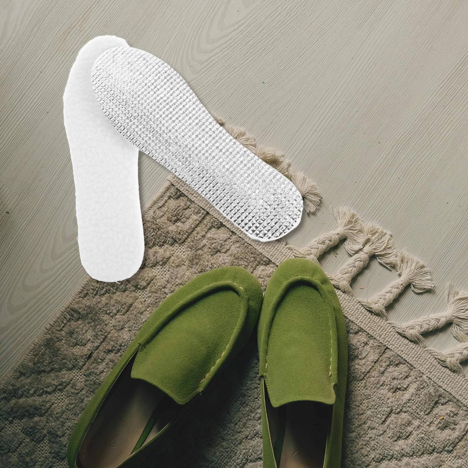 

4Pairs Winter Warm Insoles Universal Fit Thermal Shoe Inserts Warm Wool Cushioning Comfortable Boot Innersoles Men Womens