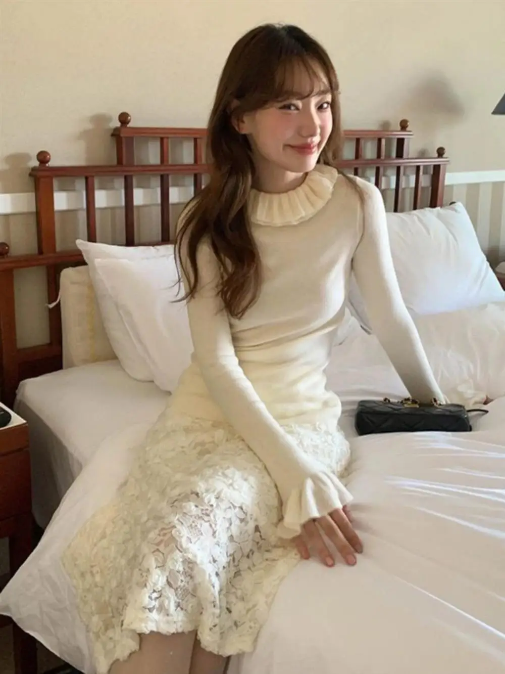 سترة نسائية محبوكة بياقة عالية بتصميم أوائل الخريف، طبقة أساسية بقصة ضيقة، ملابس داخلية، تصميم من الدانتيل على شكل زهرة