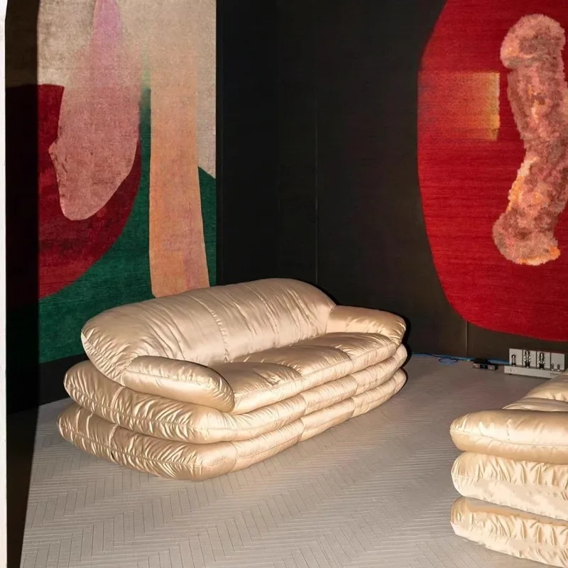 

Niche medieval style creative design postmodern cream photography small apartment multi-layer sandwich sofa