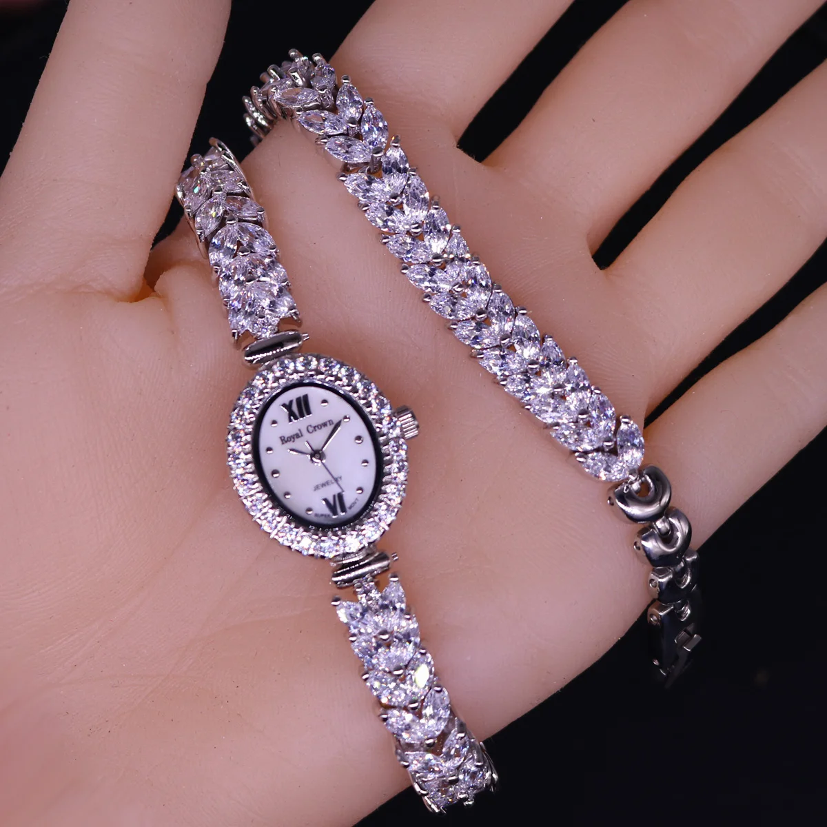 Cubic Zircon Women\'s Watch Royal Crown Hours Clock Fine Fashion Dress Jewelry Twining Long Bracelet Luxury Crystal Girl Gift Box