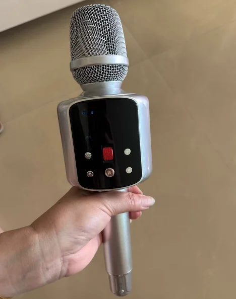 USB All-in-One Microphone with Built-in Sound Card for Karaoke Singing, Bluetooth Wireless PC Phone Receiver
