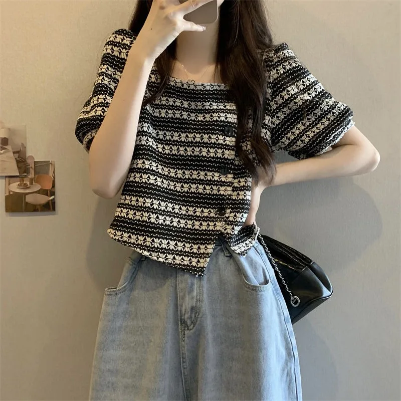 

French Style Temperament Commuter Striped Loose Knitted Cardigan Women's 2025 Summer New Gas Bubble Short-sleeved Top