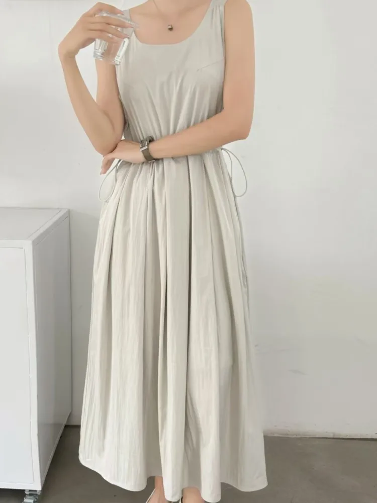 여름 솔리드 O넥 플리츠 여성 탱크 드레스 신상 한국 슬리브리스 캐주얼 루즈핏 A라인 드레스 포켓 여성용