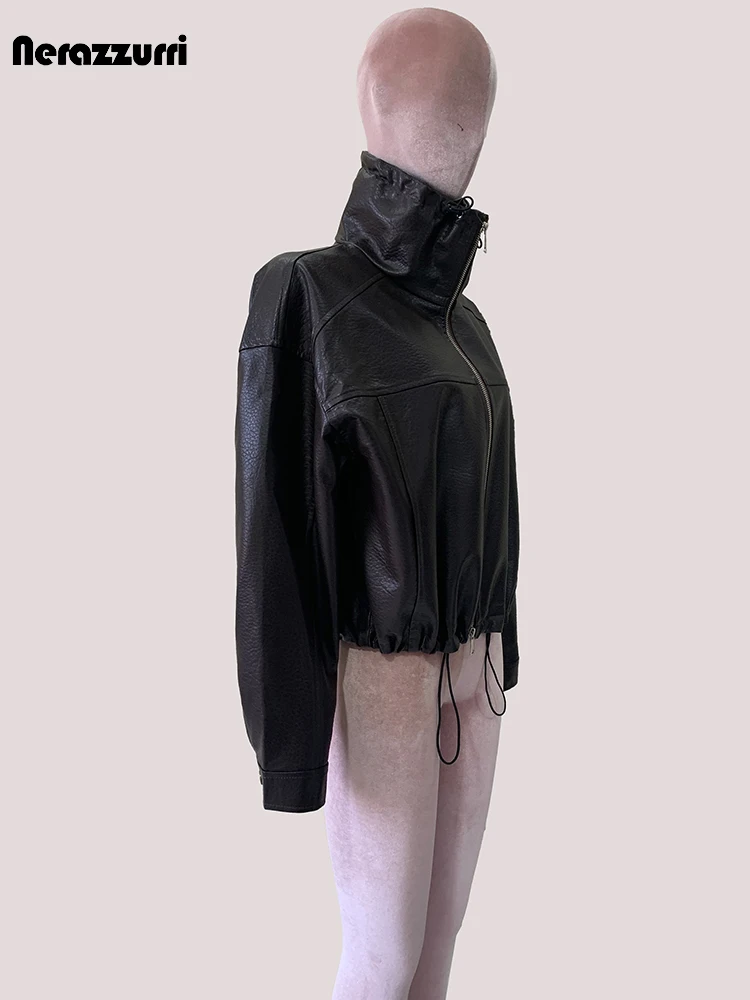 Mauroicardi 봄 가을 짧은 갈색 부드러운 Pu 가죽 자켓 여성 Drawstring 허리 스탠드 칼라 지퍼 업 한국 패션 의류