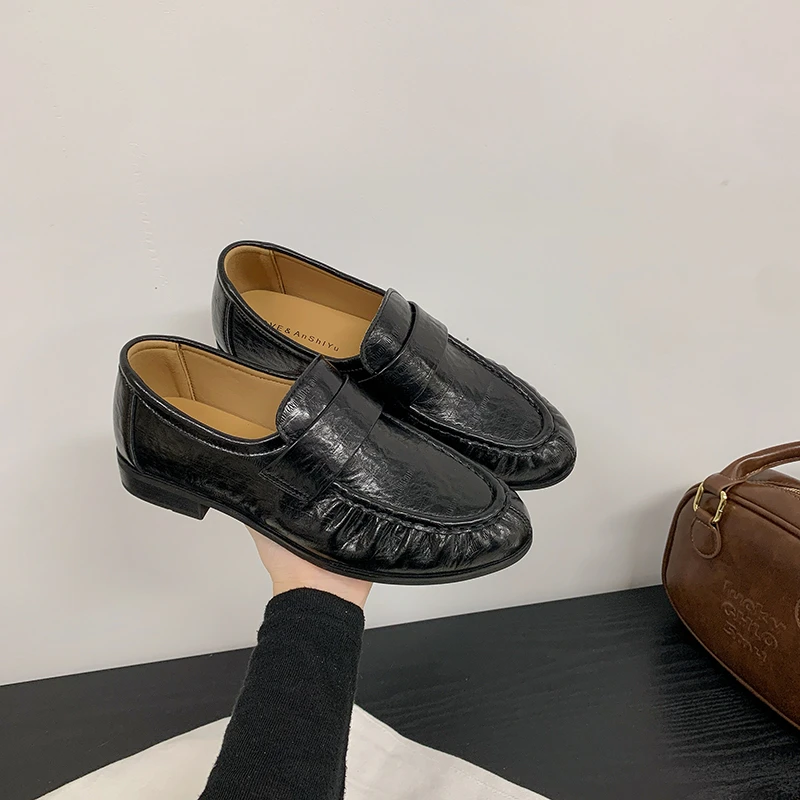 Retro Fashion Pleated Loafers 2026 New British Style Leather Women's Shoes Luxury Brand Design Sheepskin Single Shoes Female