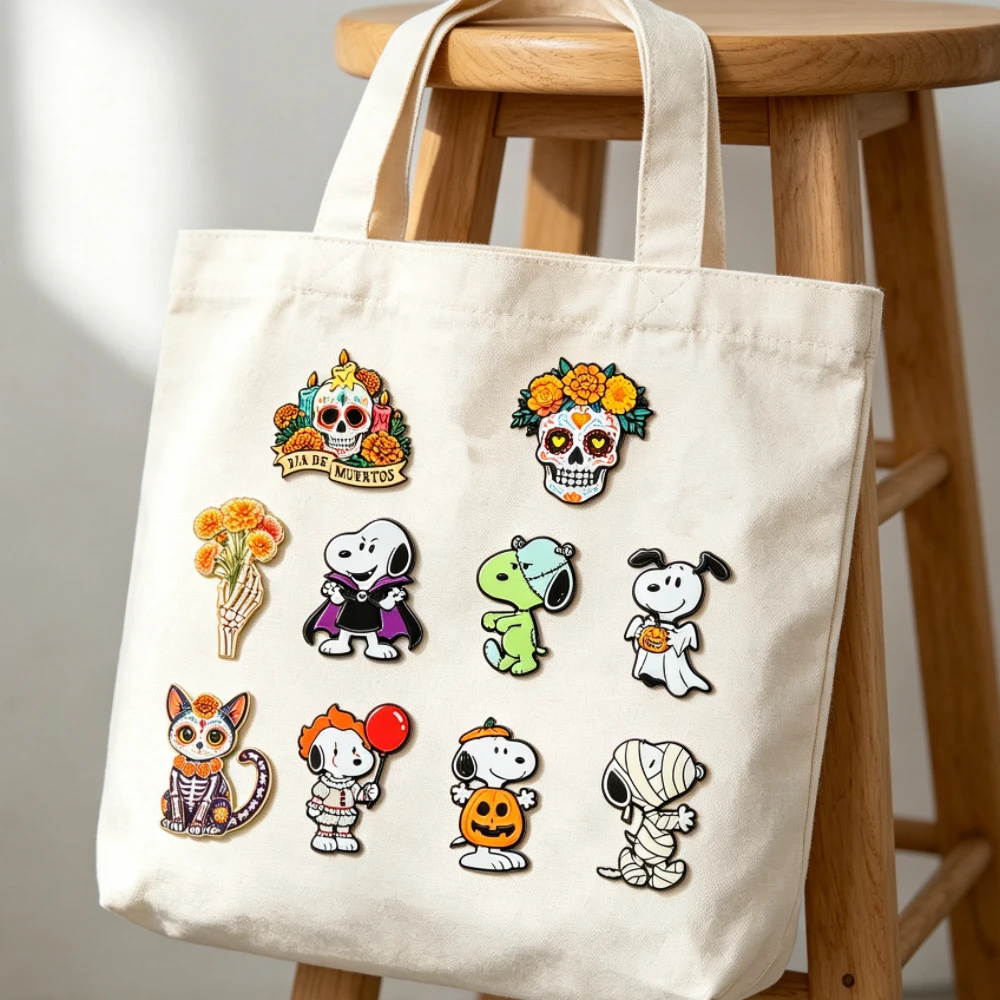 10 Stück Mexiko La Halloween Emaille-Abzeichen, niedliche Tier-Hund-Broschen, Hexen-Mumien, Vampir-Kürbis-Abzeichen, Partygeschenke – Detail 5