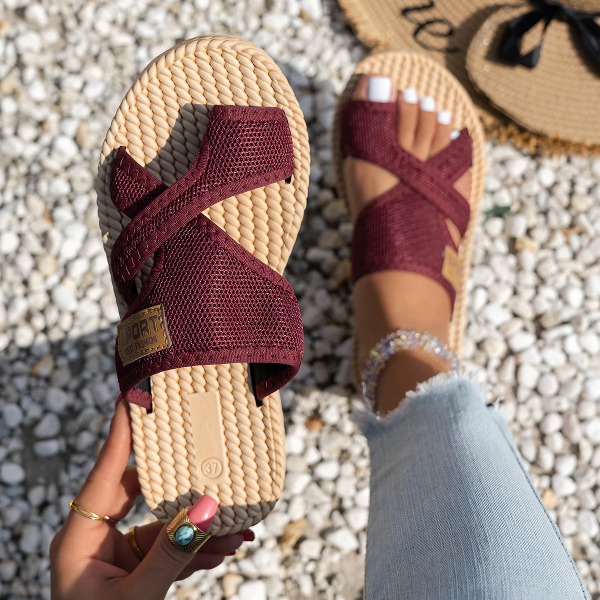 Women Flat Slippers Summer Outdoor Wear Sandals Lightweight Shoes Women Casual Versatile Beach Slippers Platform Slides Women