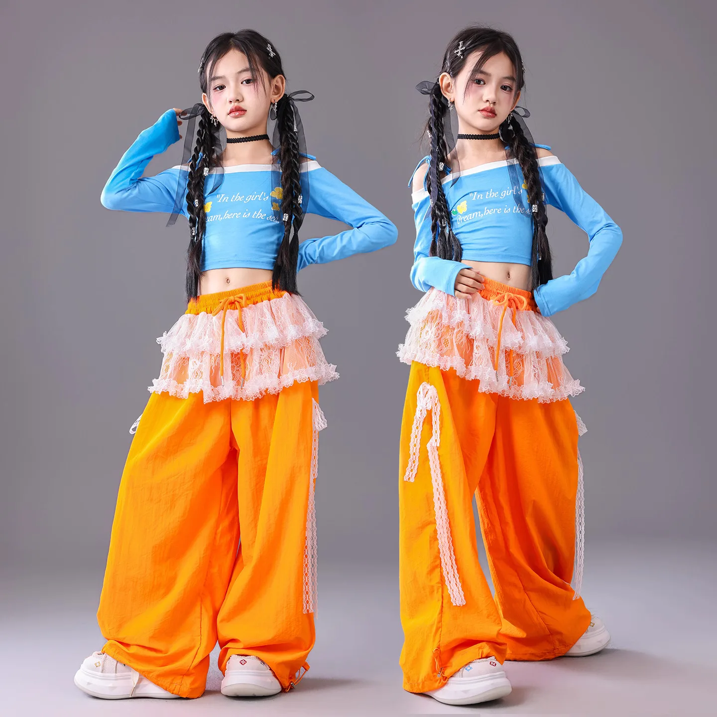 

Детская одежда в стиле хип-хоп, синяя укороченная футболка с вырезом лодочкой, топ, белые кружевные оранжевые широкие брюки для девочек, танцевальные костюмы, одежда
