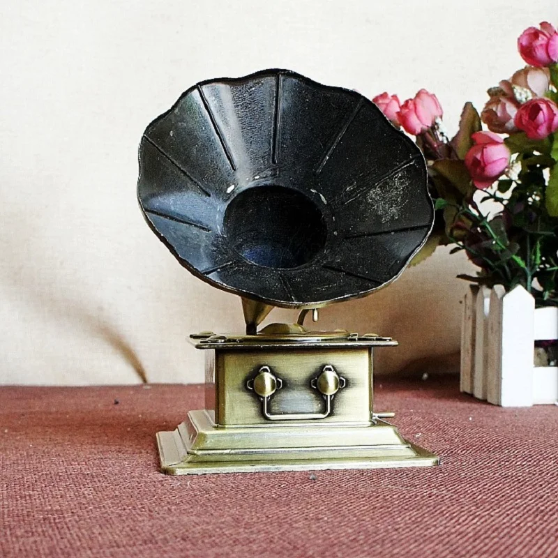 Creative DIY Gifts Bronze Phonograph Decoration Prop Metal Phonograph Model Retro Home Furnishings Ornament Crafts