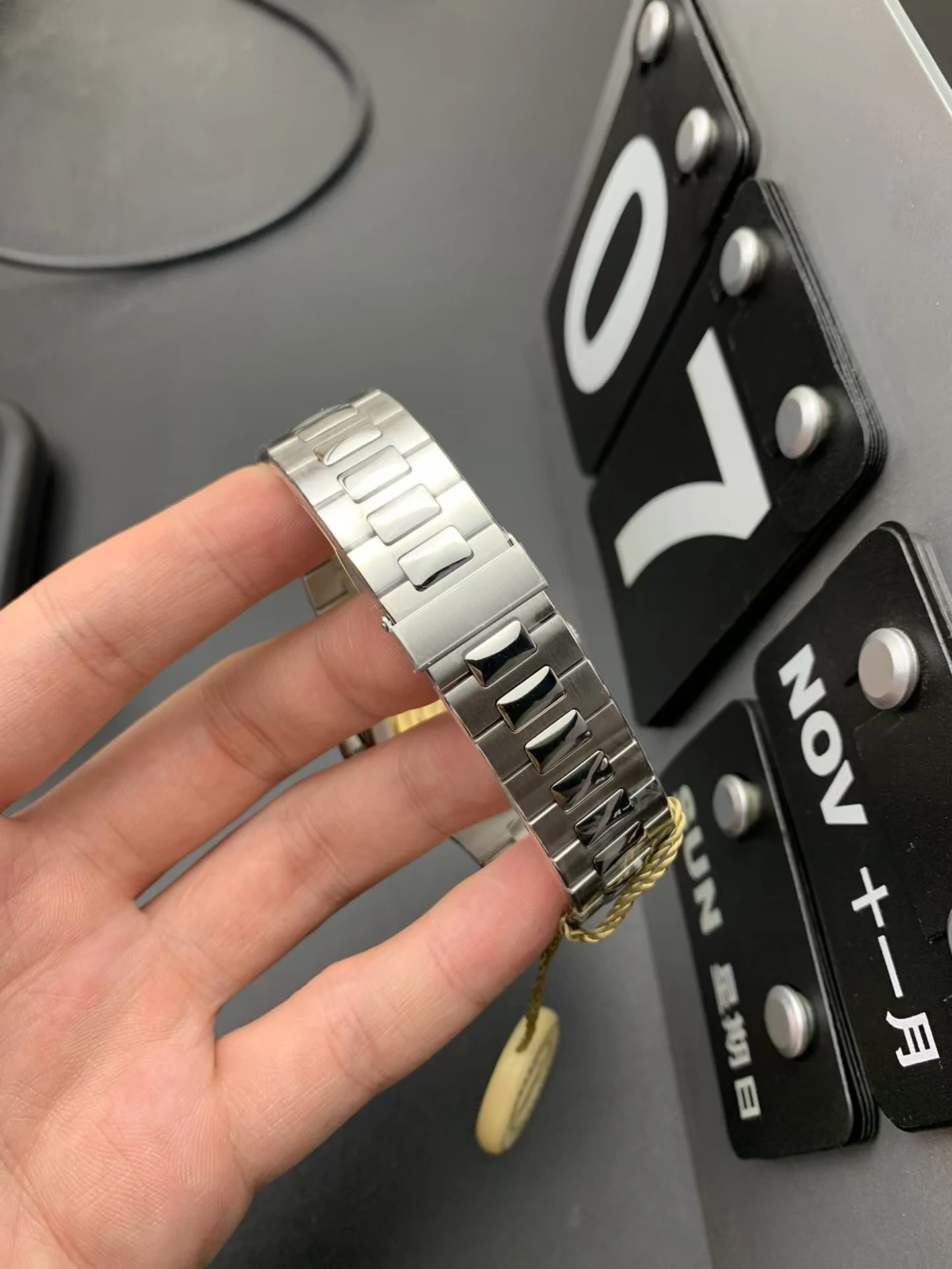 ساعة يد بحركة ميكانيكية أوتوماتيكية للرجال من سلسلة Parrot من العلامة التجارية الفاخرة باللون الأبيض مقاومة للماء من الفولاذ المقاوم للصدأ مع أعمال كاجوال 40 ملم