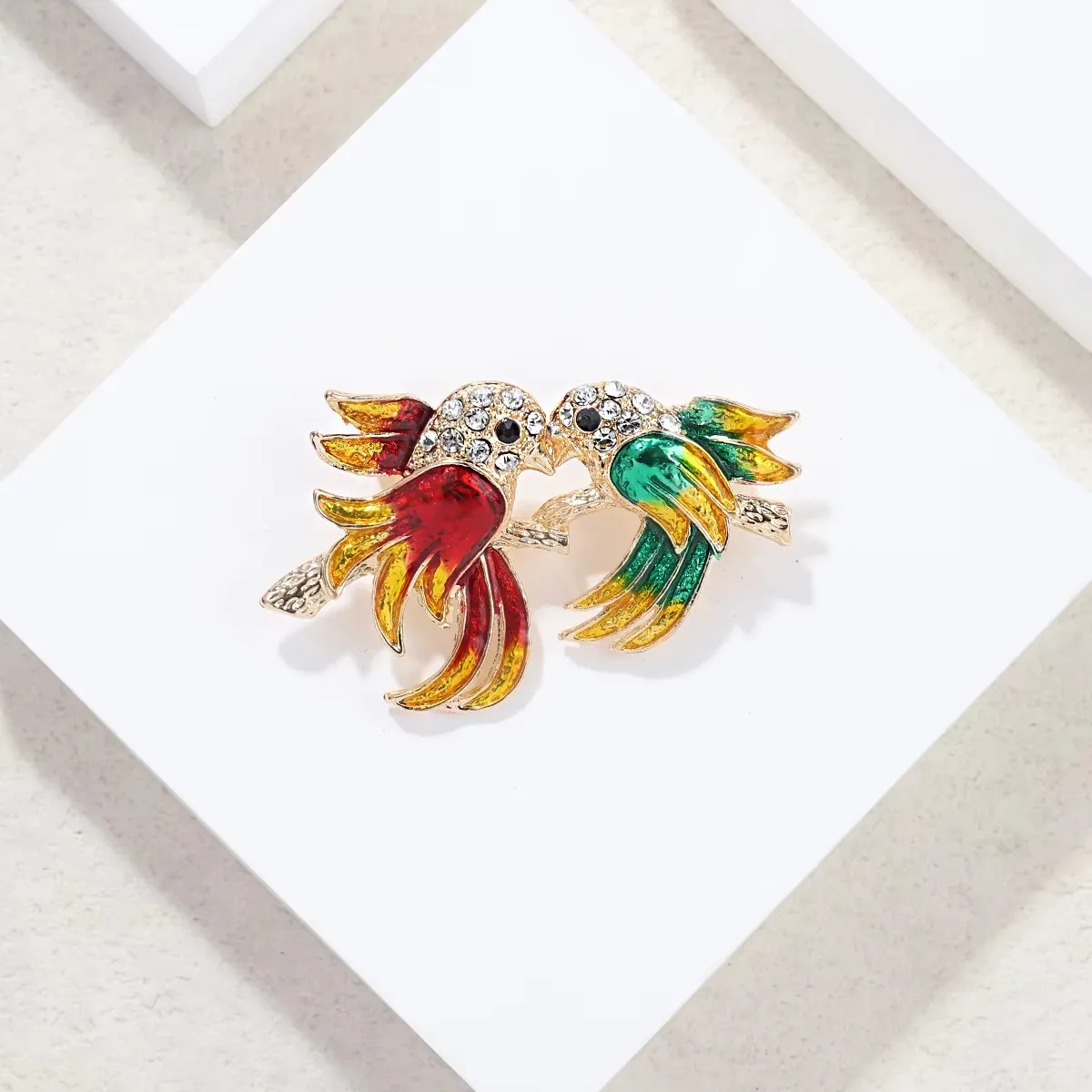 Exquisite Bird Owl Brooches for Women Men Fashion Parrot Swallow Animal Pin Office Party Casual Accessory Jewelry Gift 2024