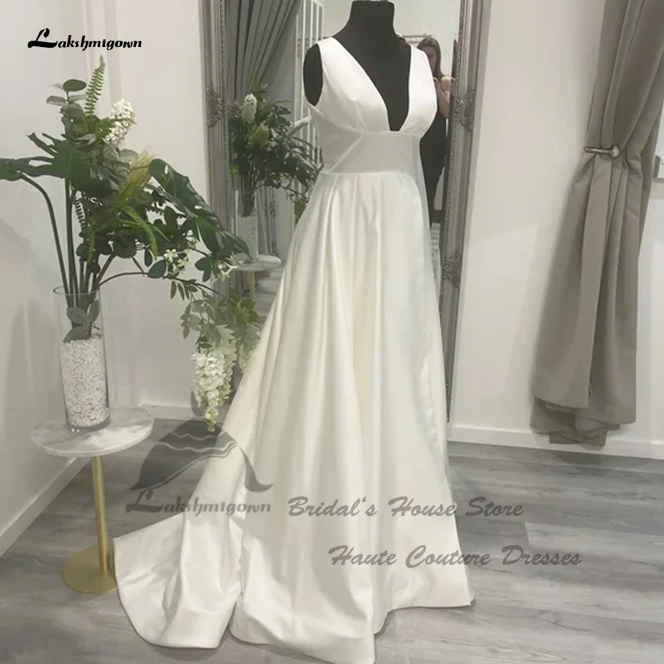 Lakshmigown Plunging Soft Satin A Line abiti da sposa per le donne 2025 abiti semplici abiti da sposa da spiaggia aperti sul retro