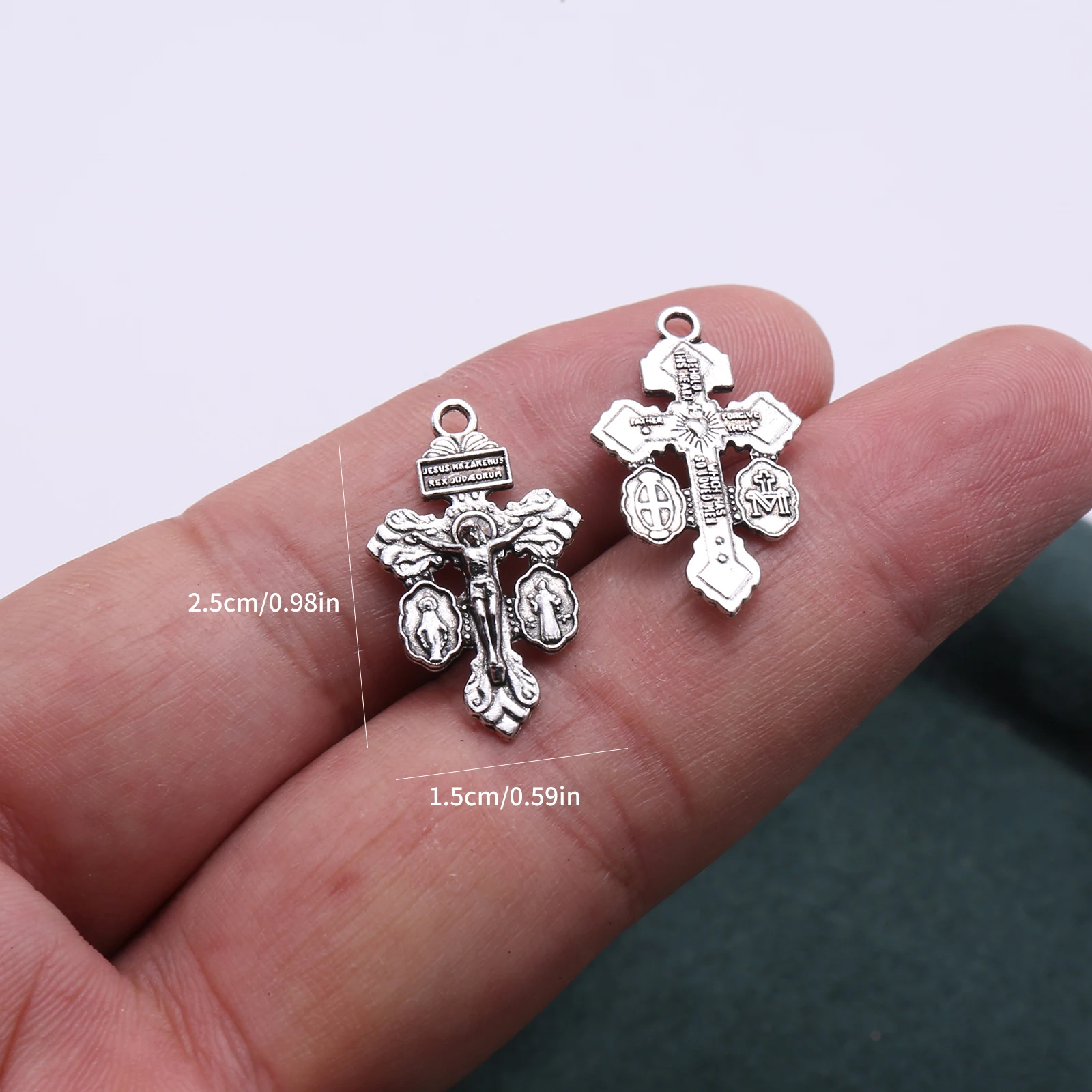 12 Pieces of Vintage Patterned Cross Pendants, Double-Sided Three-Dimensional Engraved Patterned Cross Pendants, Suitable for DIY Bracelets, Necklaces, and Earrings, Vintage Heavy-Duty Handmade Beaded Jewelry Accessories