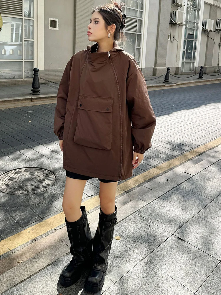 [EAM] Brązowy duży rozmiar Caual Pocket Hooded Cotton-padded Coat Long Sleeve Women Parkas Fashion Tide New Autumn Winter 2024 1DH7699