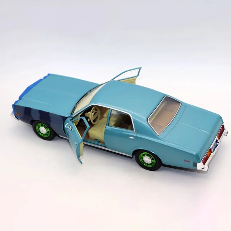 Modèle de voiture de Simulation en alliage Plymouth Hunter's 1977 moulé sous pression, échelle 1/24, Collection statique, jouets de vacances décorés, cadeau Souvenir
