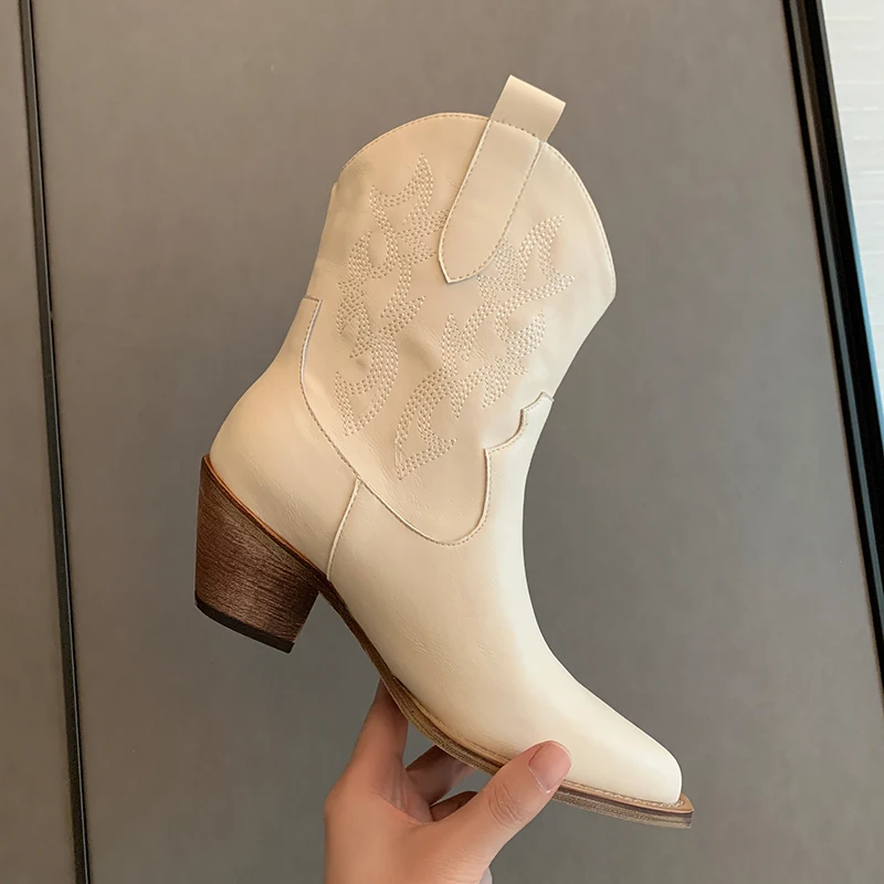 Plus Size 43 Women\'s Embroidered Western Short Boots Cowboy Cowgirl Boots Chunky Heel Platform Boots Women Western Shoes