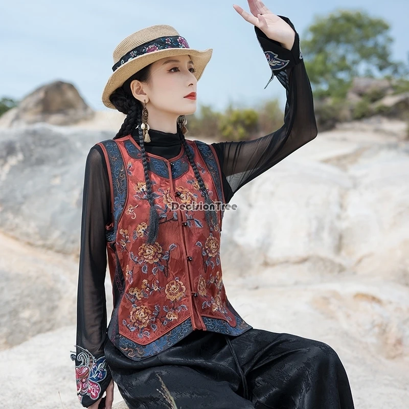 صدرية نسائية جديدة موديل 2025 بياقة دائرية بدون أكمام فضفاضة ومرقعة ومطرزة صدرية أنيقة بدلة تانغ سترة علوية t001