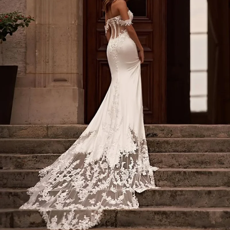 白いウェディングドレス コルセット レース オフショルダー ブライダルガウン フィッシュテール 3Dフラワー ロングテール 多層構造 ﻿ カスタマイズ