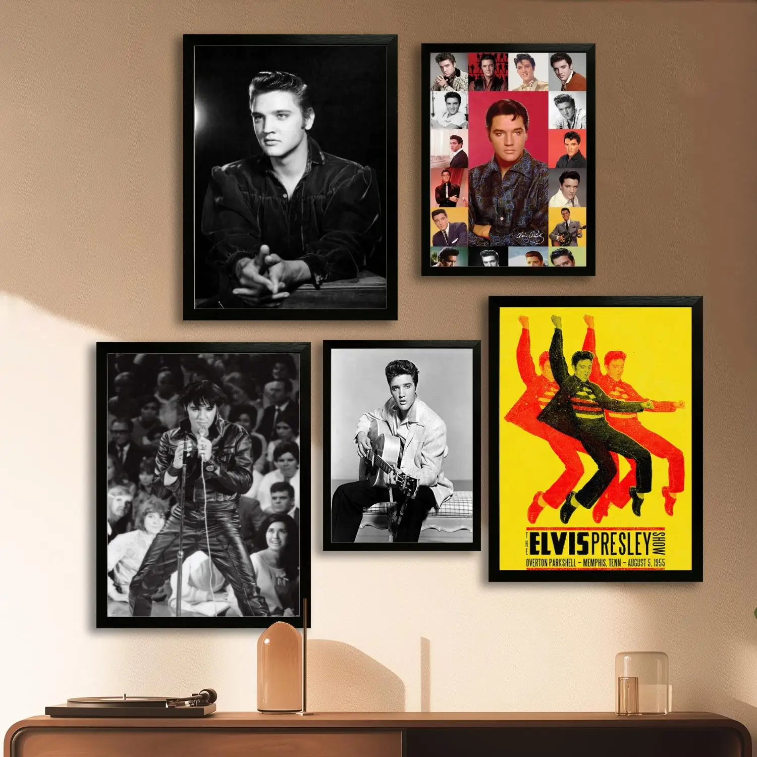 

Red Elvises Canvas Art Poster and Wall Art, Picture Print, Modern Family Bedroom Decor, Posters,Decorative painting