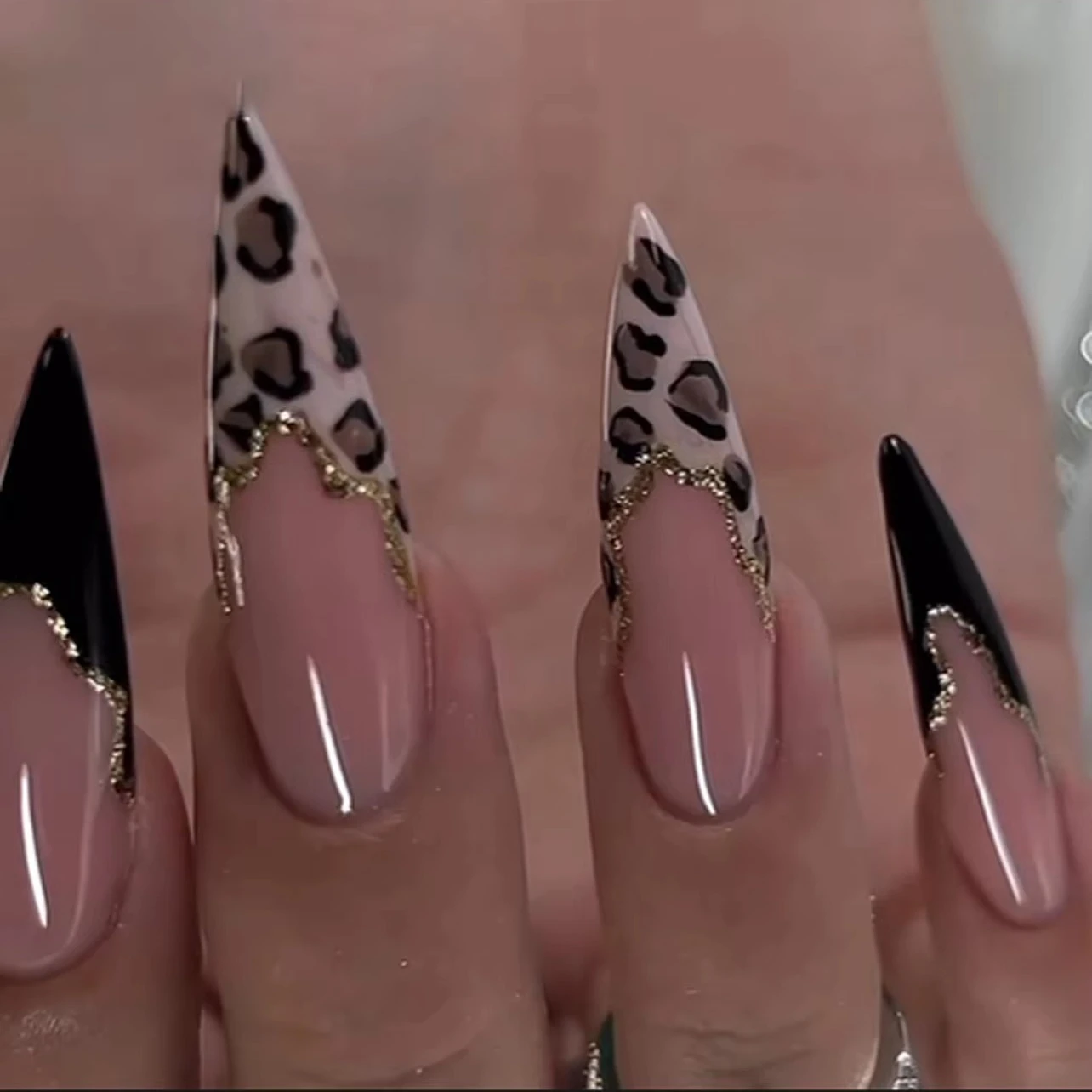 

Leopard Print Long Pointed Fake Nails Cherry Flower Star Love Heart Ballet False Nails Art Charms Almond Press on Nails Manicure