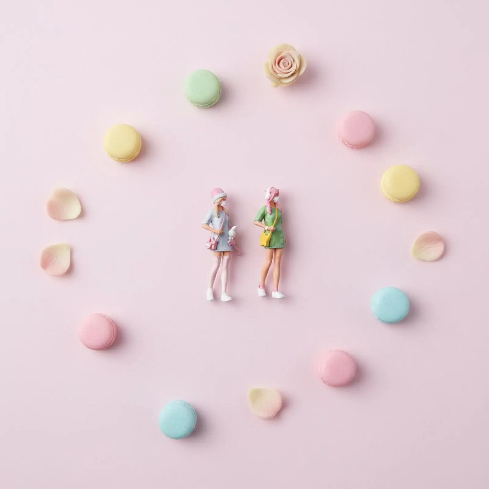 2 Pieces 1:64 Scale Female Figures Sweet Cute Aesthetic Best Friend Doll Set Hand-Painted Resin Figurine Highly Detailed view 4