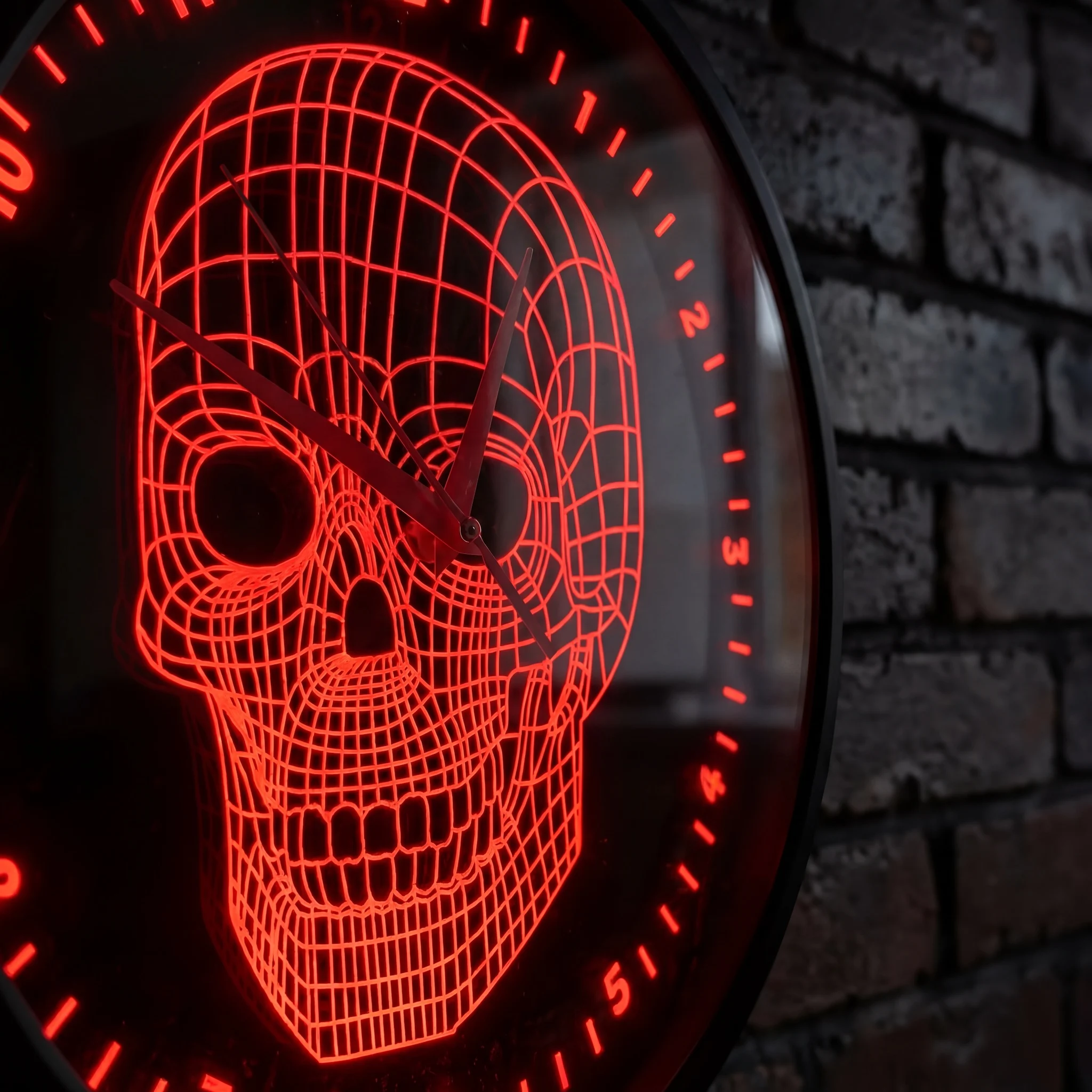 Gothic Skull Head Neon Style Metal Frame Wall Clock for Home Cafe Bar Man Cave Living Room Skeleton Head LED Lighting Wall Clock