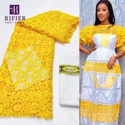 Pizzo giallo perfetto abbinato con Bazin Riche per abito da sposa africano cucito materiale nigeriano in pizzo di cotone Senegal