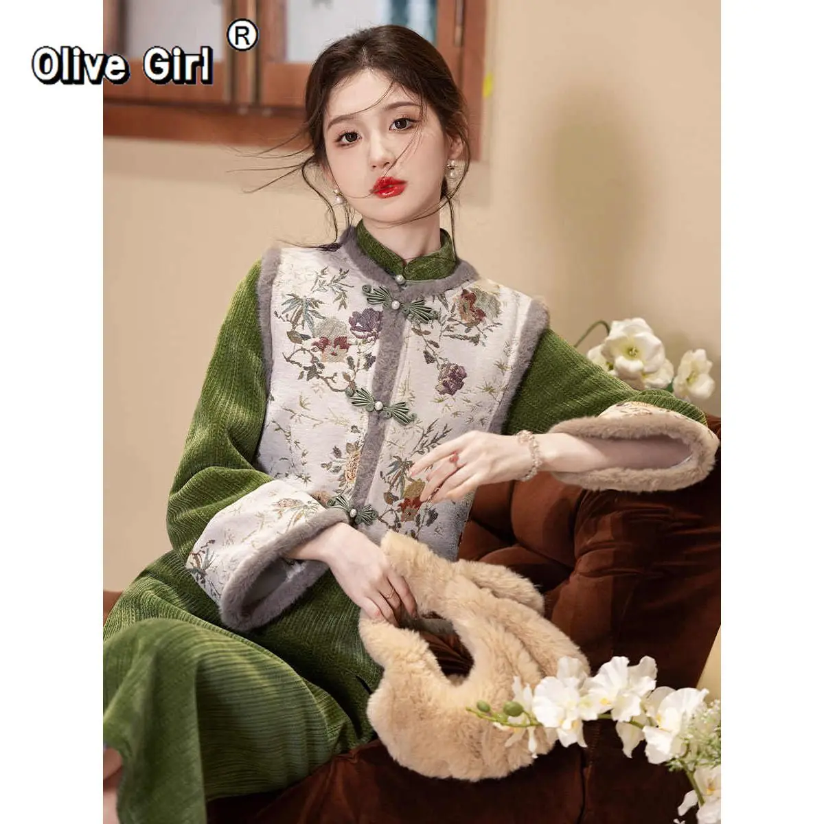 

Платье Cheongsam, хлопковая толстая вышивка, изысканный жилет, зимняя улучшенная одежда 2025, плотная повседневная верхняя одежда с длинными рукавами для молодых людей