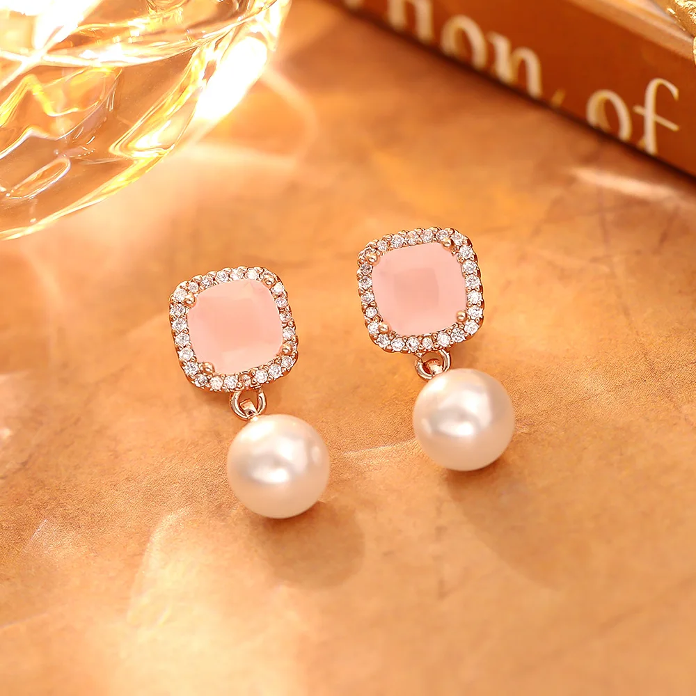 

Fashionable, exquisite and elegant light pink earrings, light luxury and high-end micro-paved zircon earrings, small earrings