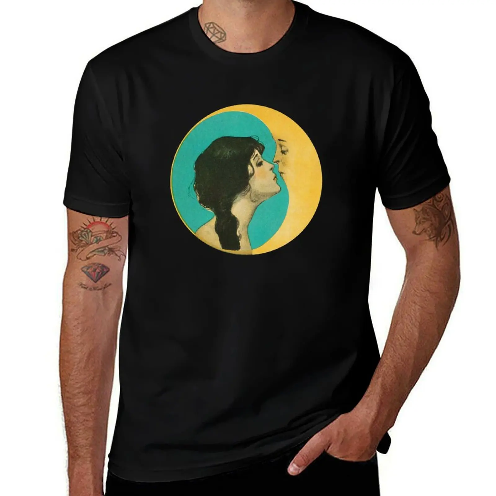 

poster gift, the Lunar Vintage T-Shirt Art face. Moon. Kissing moon nouveau Girl Antique