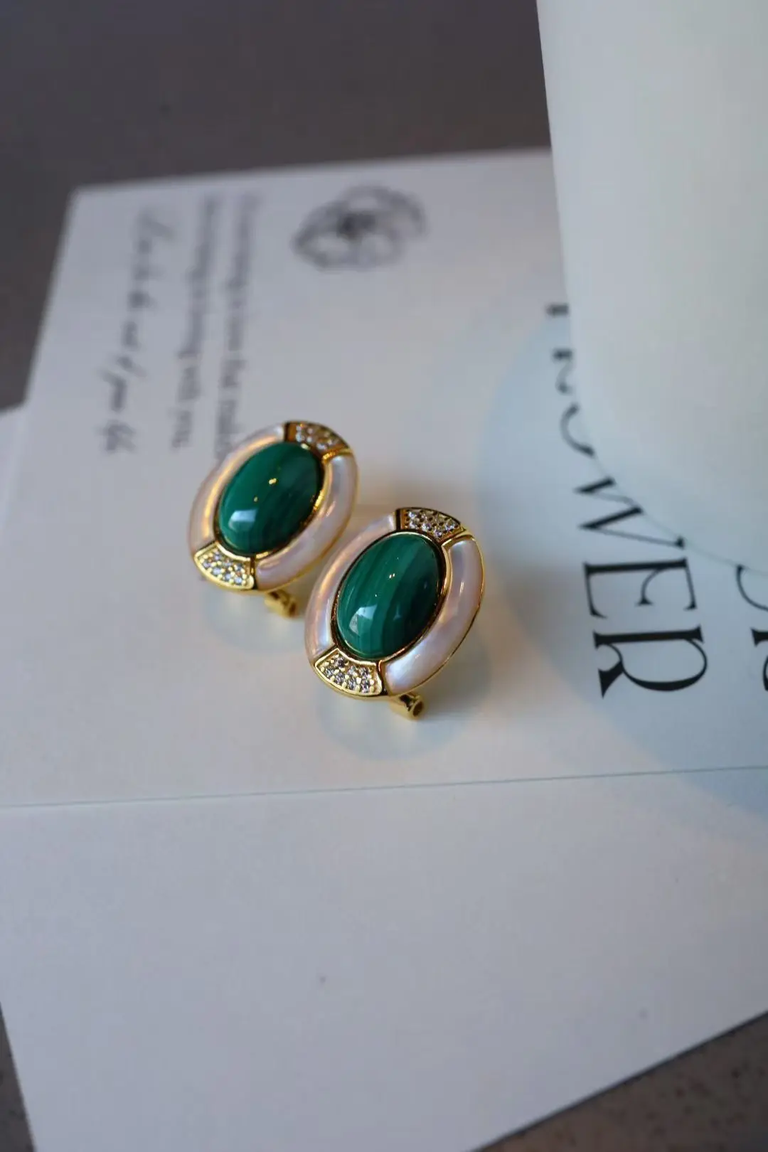 Certificated 925 Silver Natural Malachite Oval Cuff Earrings Natural White Shell Geometric Buckle Clip-on Ear Stud Dropshipping