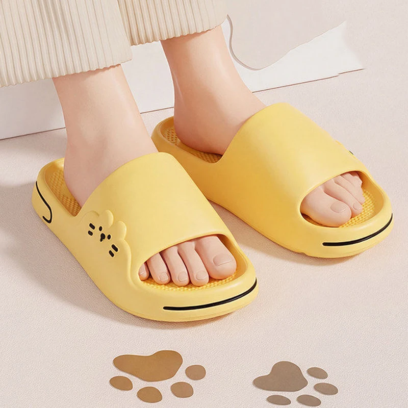 

Удобные тапочки-облака с мультяшным рисунком 2026 для женщин и пар, с мягкой подошвой из ЭВА, для дома и улицы, нескользящие пляжные сандалии больших размеров