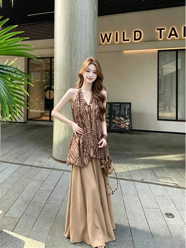 

Summer Bohemian Halter Neck Two-Piece Set Women's Meat Concealing Slimming Holiday Style Half-length Skirt High Waist Polyester