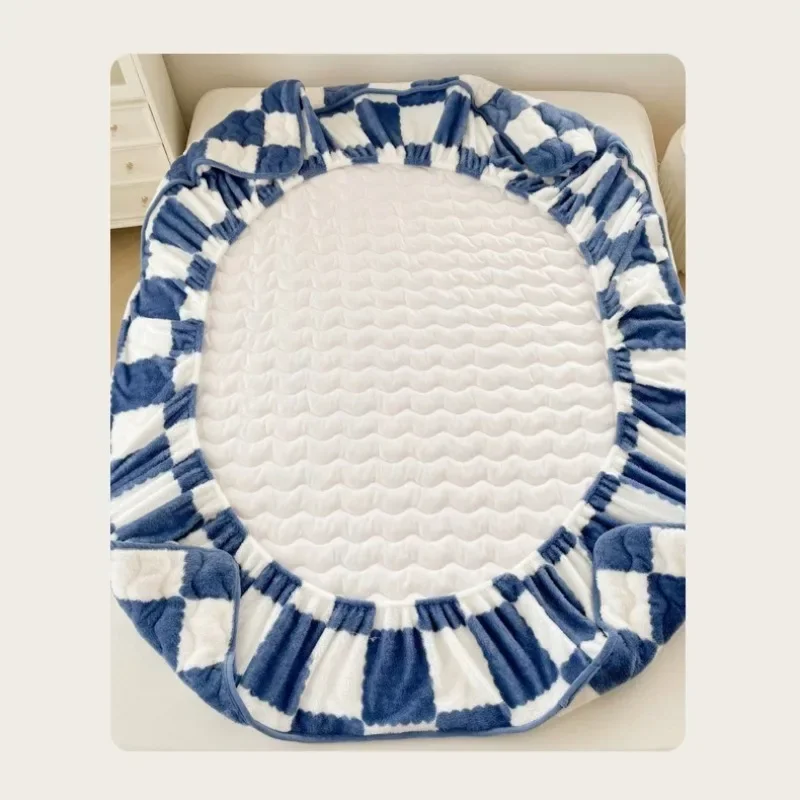 Minimalist Grid Mattress Protect Cover Thick Plush Full Coverage Anti Slip Fitted Sheet Bedroom Decor Bedding Warm Bedspread