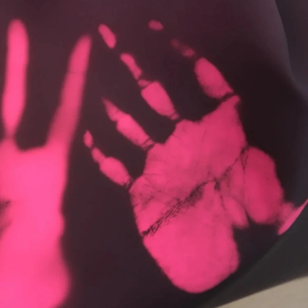 

Temperature Sensitive Faux PU Leather Fabric Black Red Turns Rose Pink Color Changing Technology Fashion Creative Design Cloth