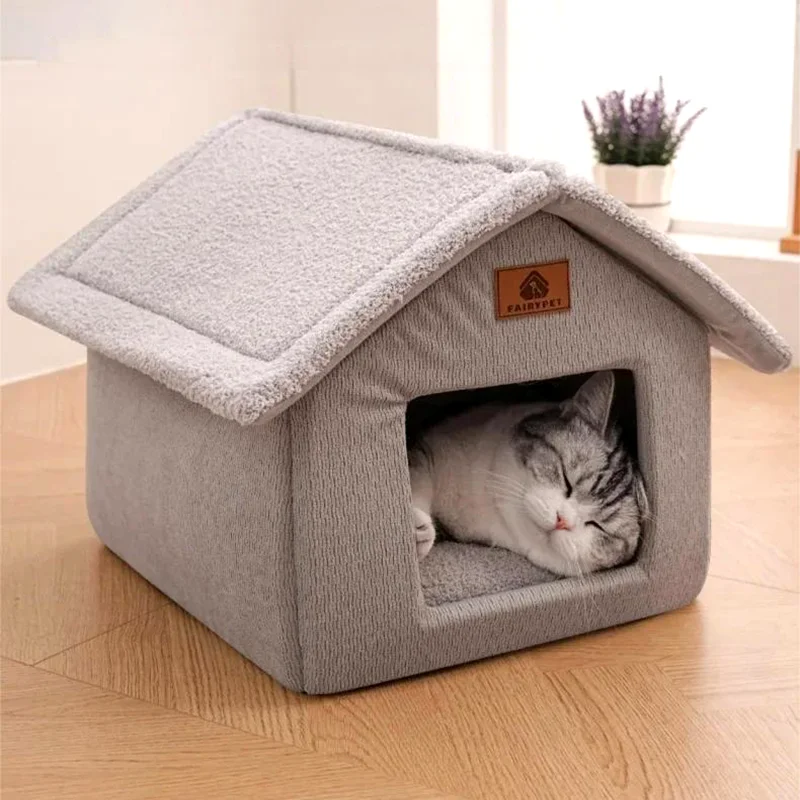 Closed cat house with warm winter insulation, cozy cat house for home use, felt cat house, winter pet supplies for cats.