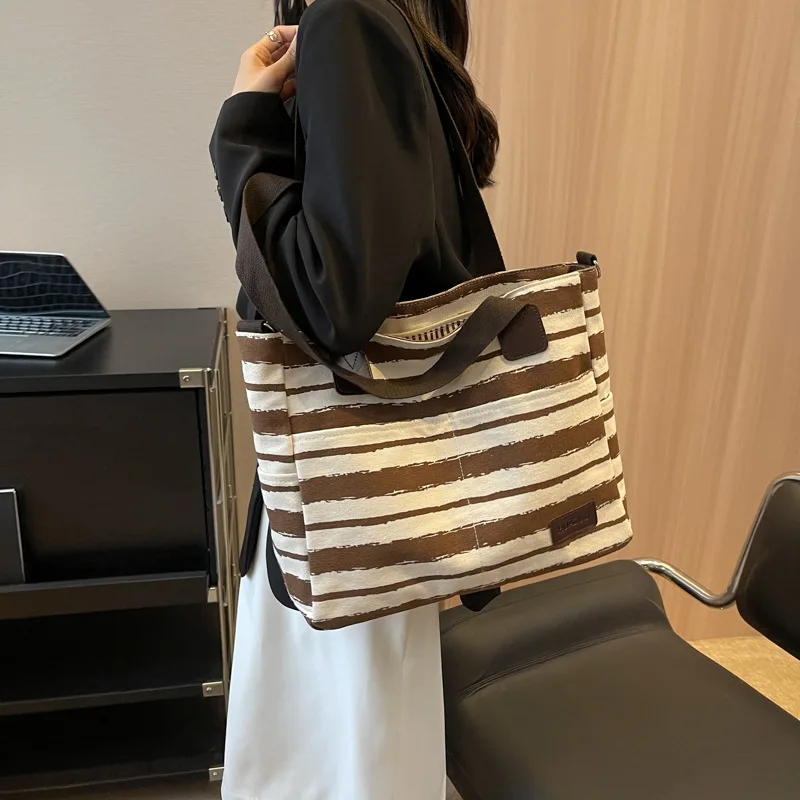 Polyester Vertical Style 2024 New Shoulder Bag Women's Fashion Versatile Simple Korean Large Capacity Handheld Striped Canvas