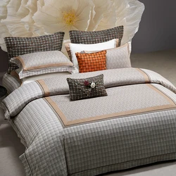 High Quality 100% Cotton Elegant Style Embroidery Bedding Set Checkered Four Piece Duvet Cover Bed Sheet Pillow Covers