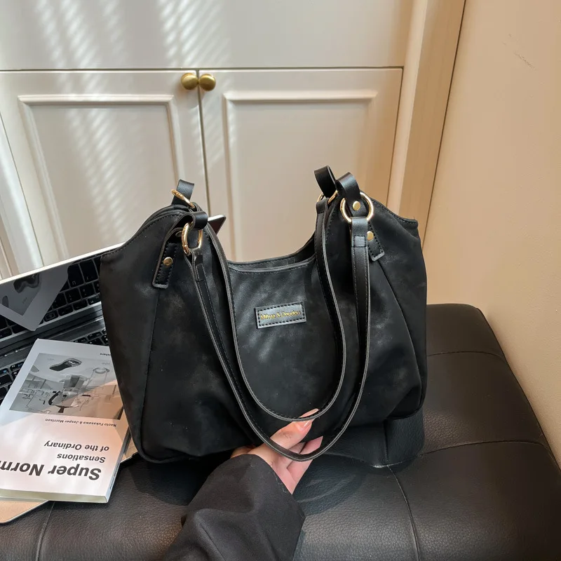 حقيبة يد عصرية لعام 2025، محفظة ركاب متعددة الاستخدامات للنساء، حقيبة كاجوال تحت الإبط، حقيبة كتف واسعة، حقيبة كروس ليلاً ونهارًا