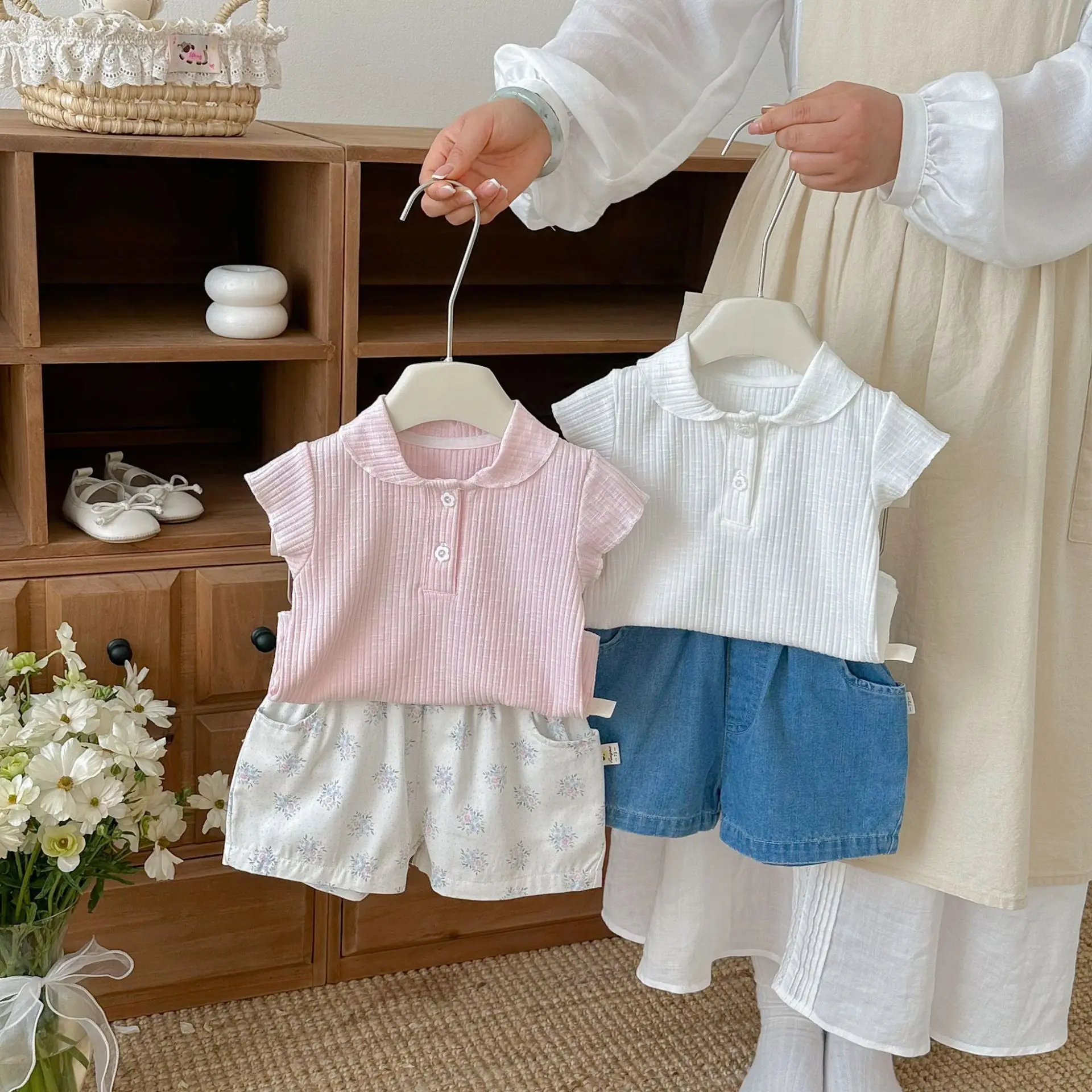 Baby Collar Short Sleeved White Western-style T-shirt for Women, Made of Cotton, Comfortable, Breathable and Versatile