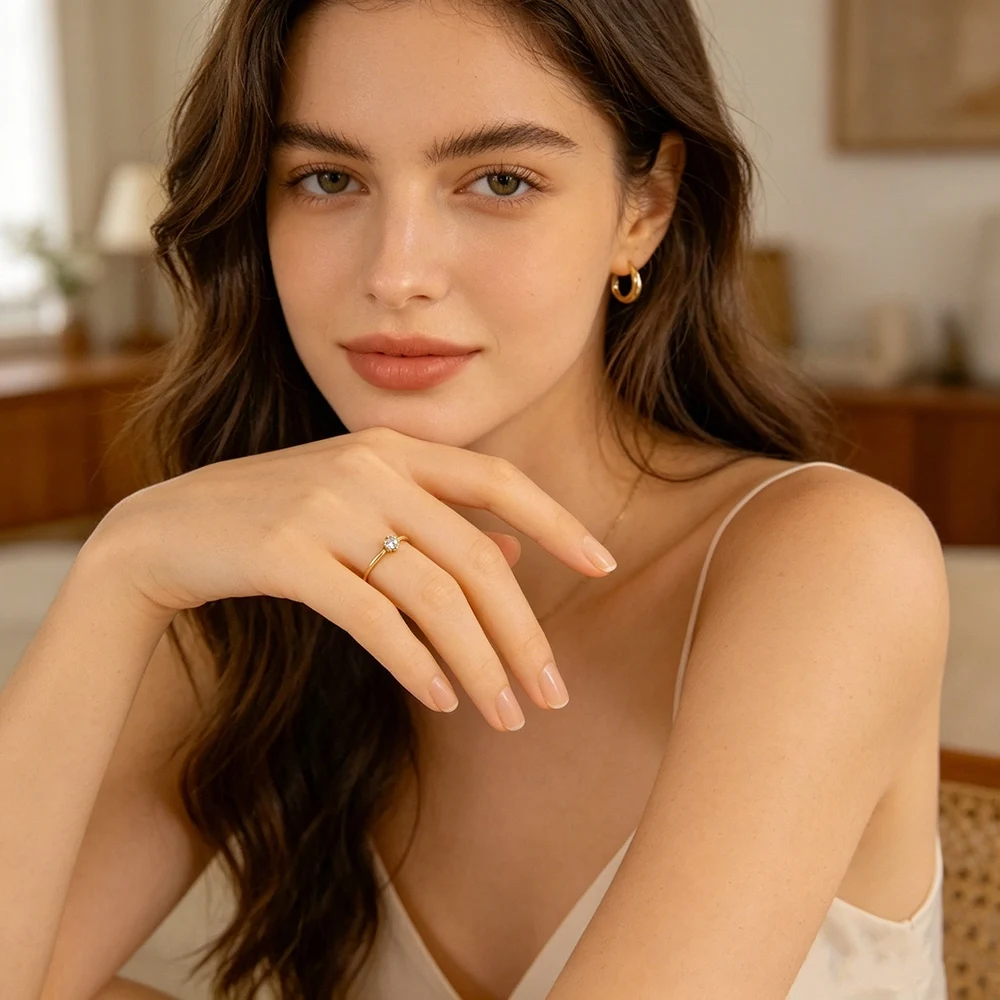 JeeMango Edelstahl-Fingerring mit glänzendem Zirkonia für Damen, vergoldet, für Hochzeit, Verlobung, zarter Schmuck R26020 – Detail 6