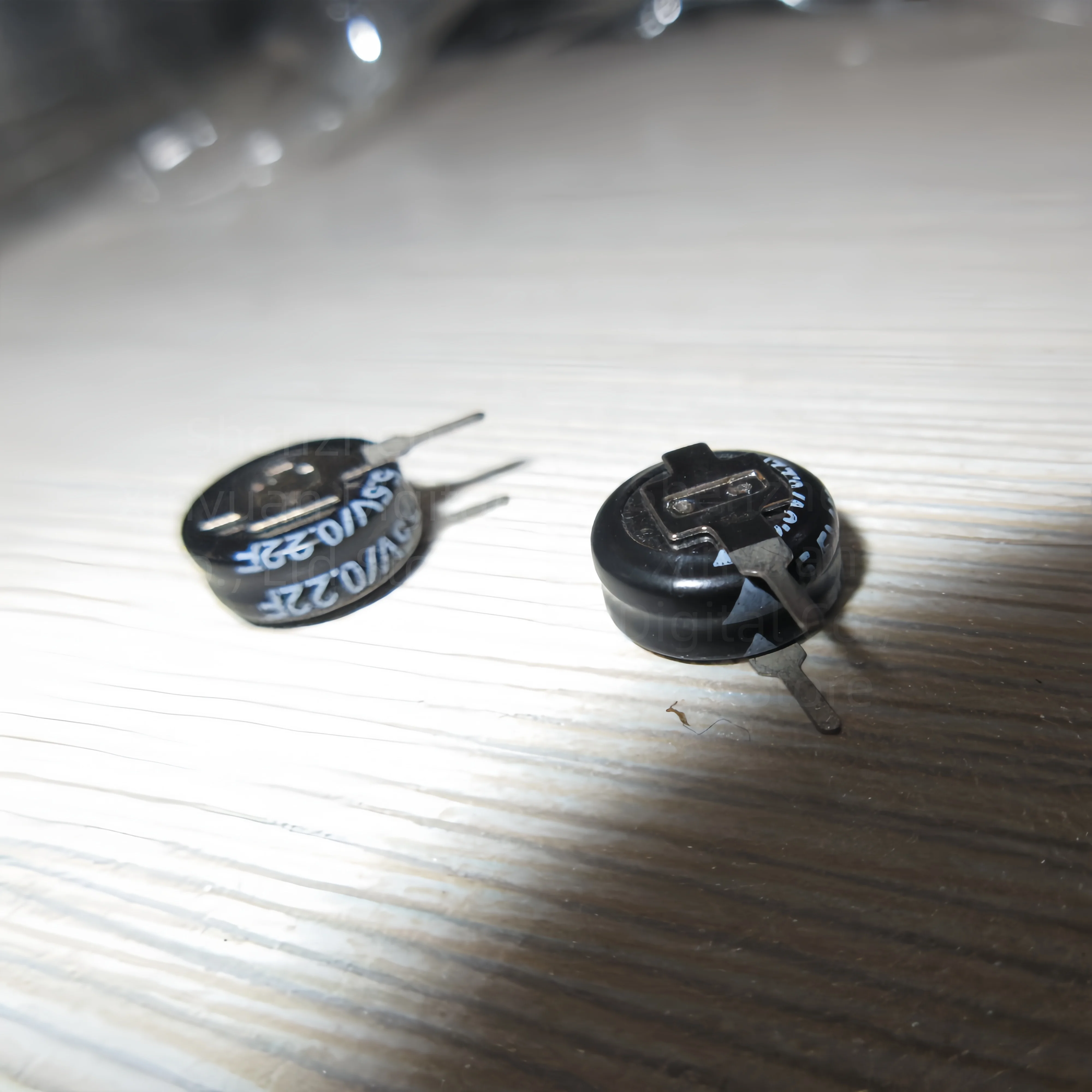 Двухслойный-суперконденсатор-dip-eecs0hd224v-55v022f-шаг-10мм-5мм-5мм