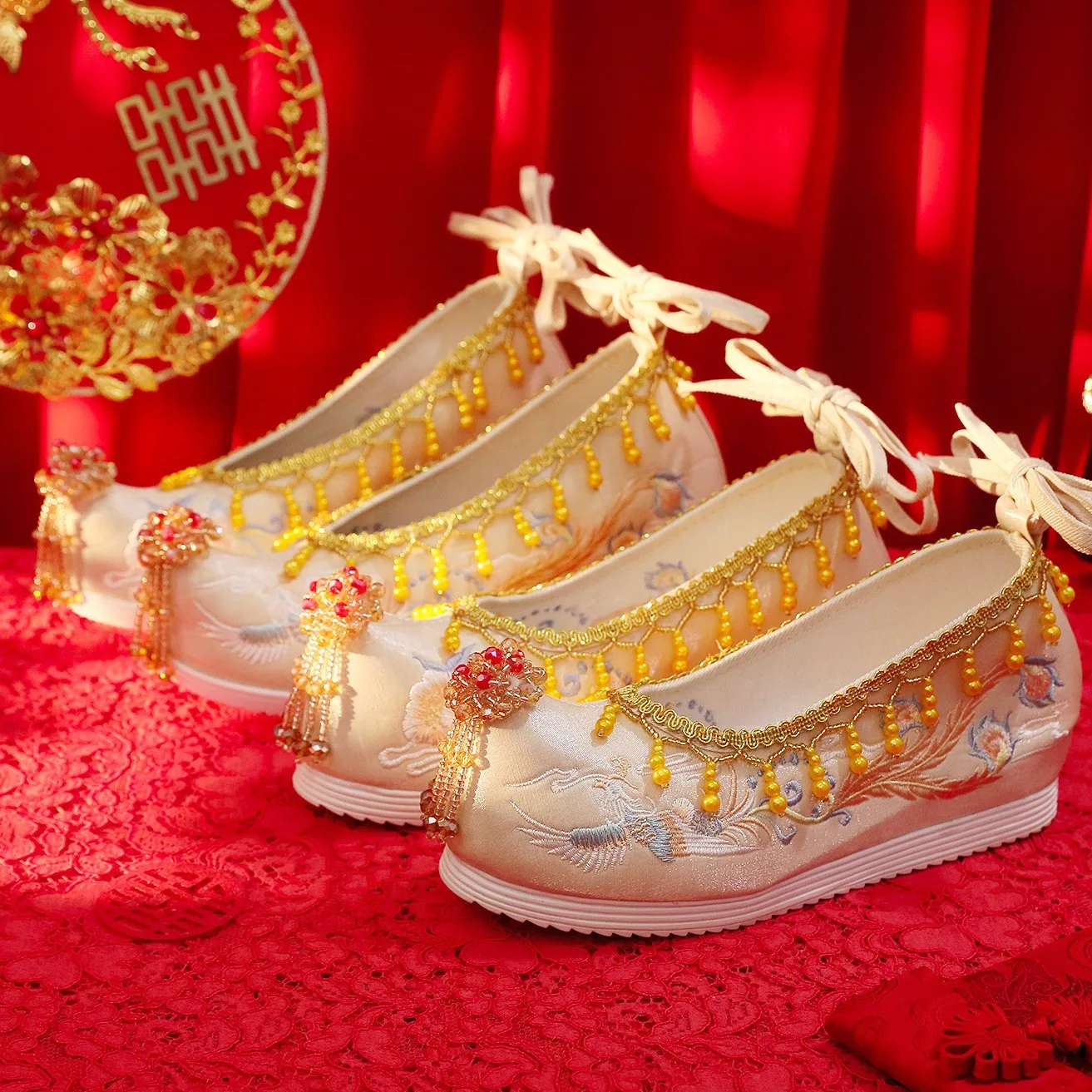 

Туфли в древнекитайском стиле с вышивкой, увеличивающие рост, с подошвой для увеличения роста, цвета шампань, для свадебного наряда Сюхэ, в стиле Хань, женские