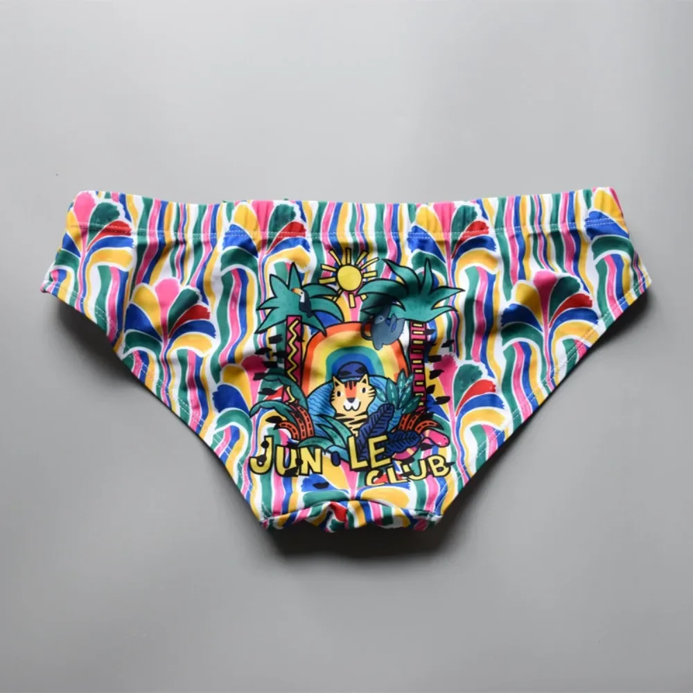 2026Low waist triangle swimming trunks men's print beach tanning hot spring Japanese swimming trunks 250902