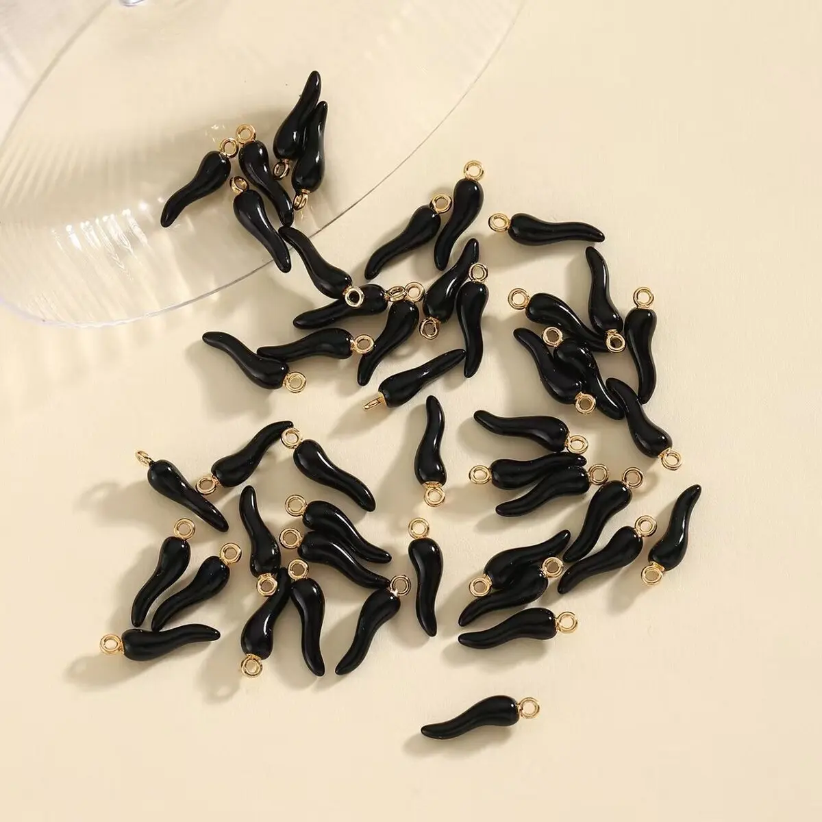 10 قطع الأحمر الفلفل الحار المينا سحر سبائك معدنية الذهب الفلفل المعلقات DIY بها بنفسك صنع المجوهرات القرط سوار قلادة #6